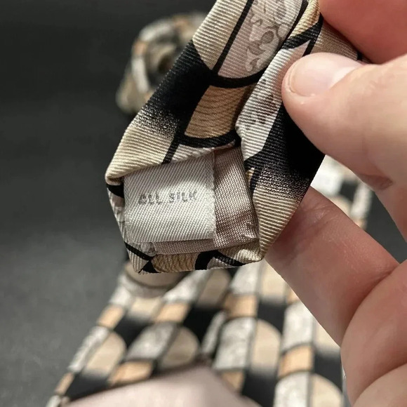 Pierre Cardin Tie Men's 57" Length 4" Wide Print 100% Silk Made USA - Picture 5 of 5